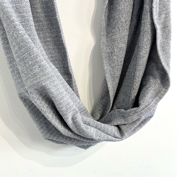 Lululemon Vinyasa Scarf Rulu convertible soft multi-way grey herringbone - Picture 7 of 13